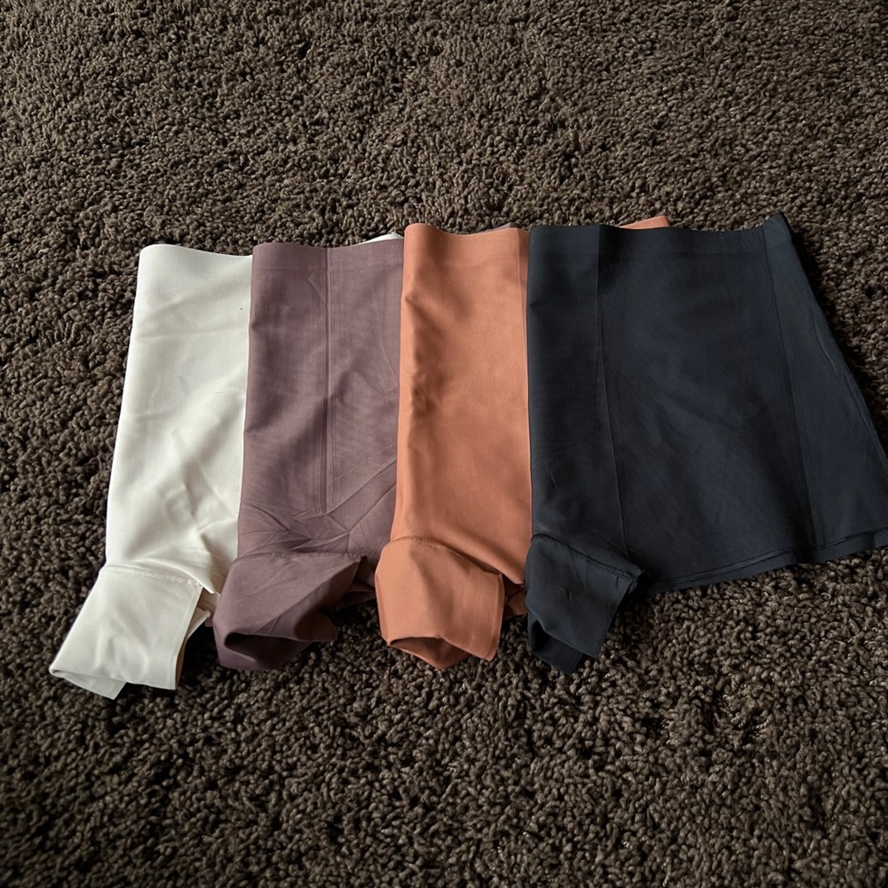 Bundle of 4 light weight undergarments